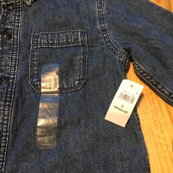 New GAP kids 6/7 lined lightweight denim shirt - Picture 3 of 8